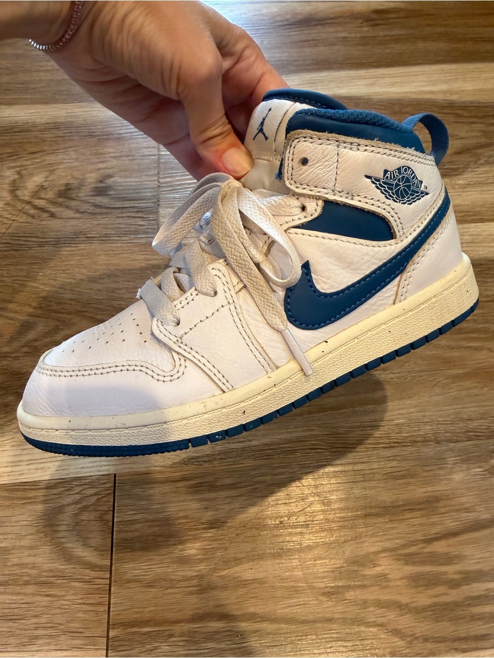 Boys Jordan sneakers size 13.5